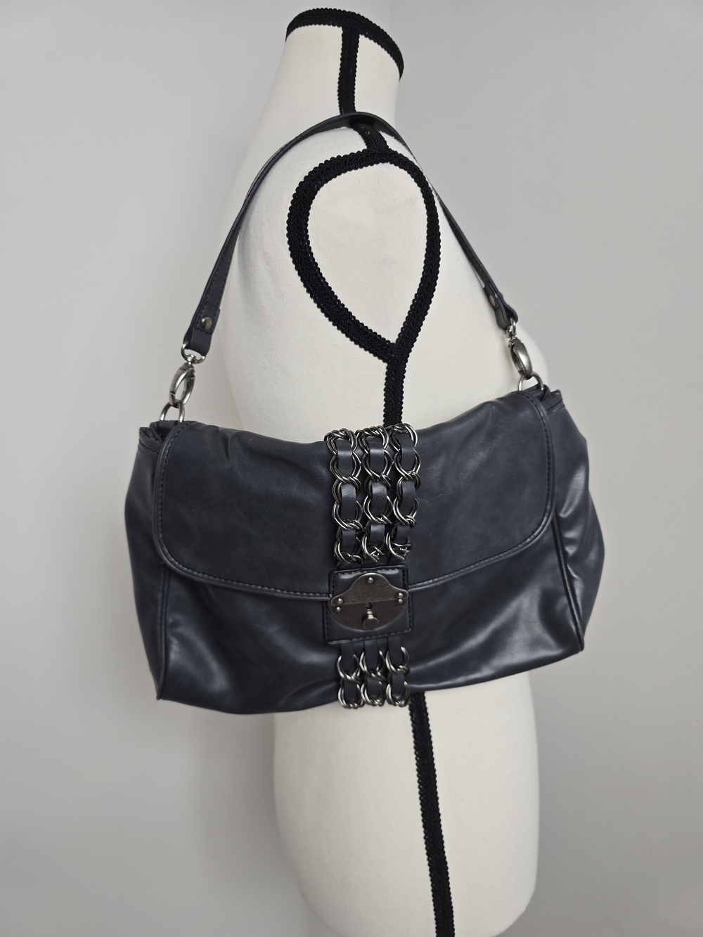Vintage Nine Weat Chain-Accent Shoulder Bag in Dark Gray